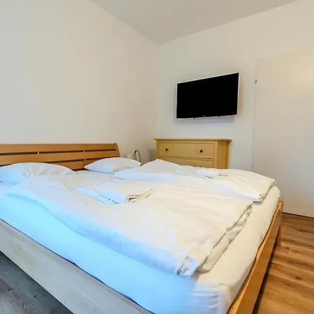 Apartman Noor With Balcony Lend Parking Option