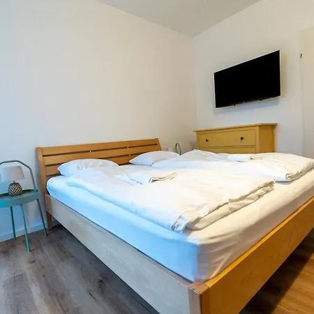 Apartman Noor With Balcony Lend Parking Option *